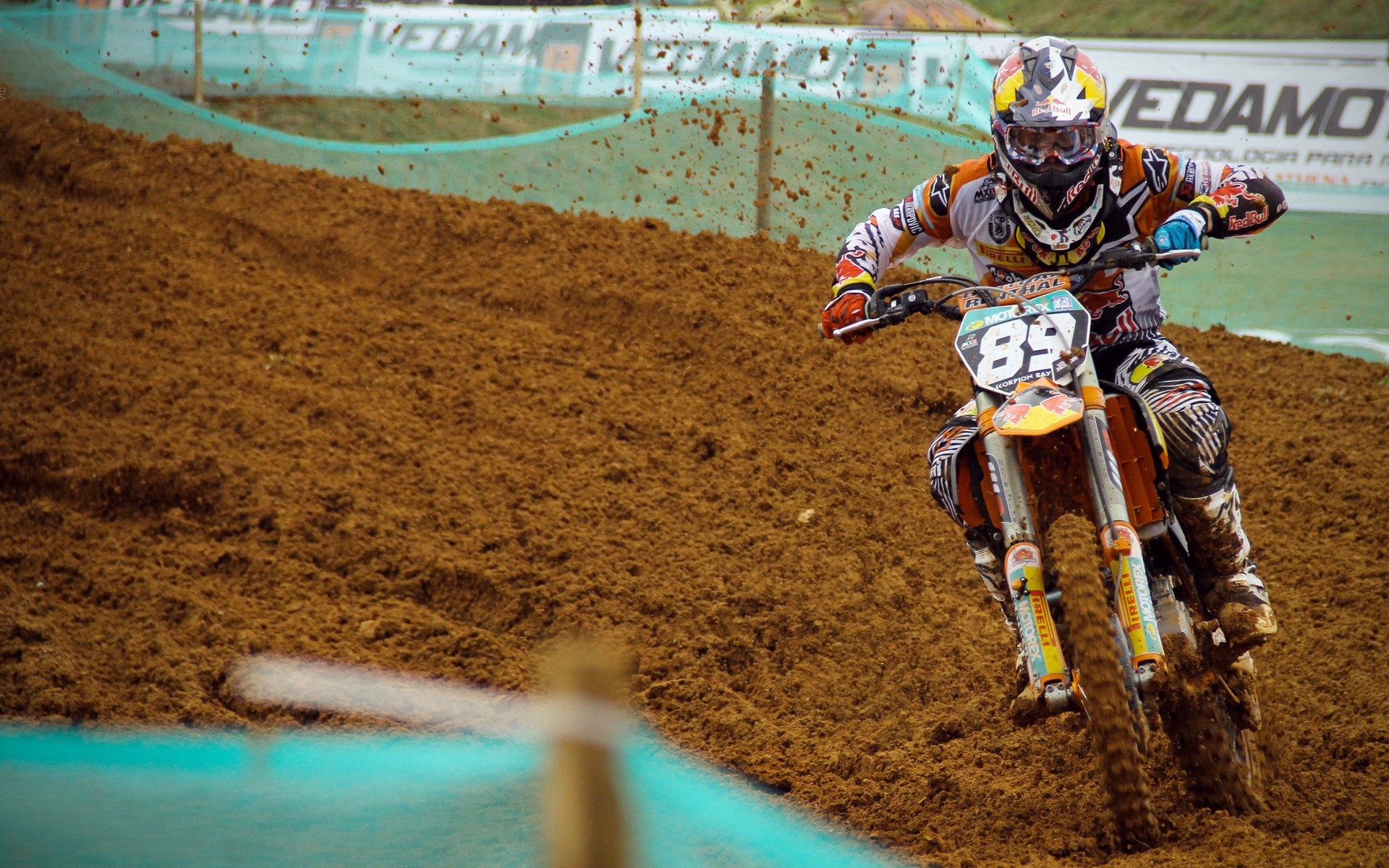 英超青训营教练员换位体验提升术科教学效率,英超最新教练工资